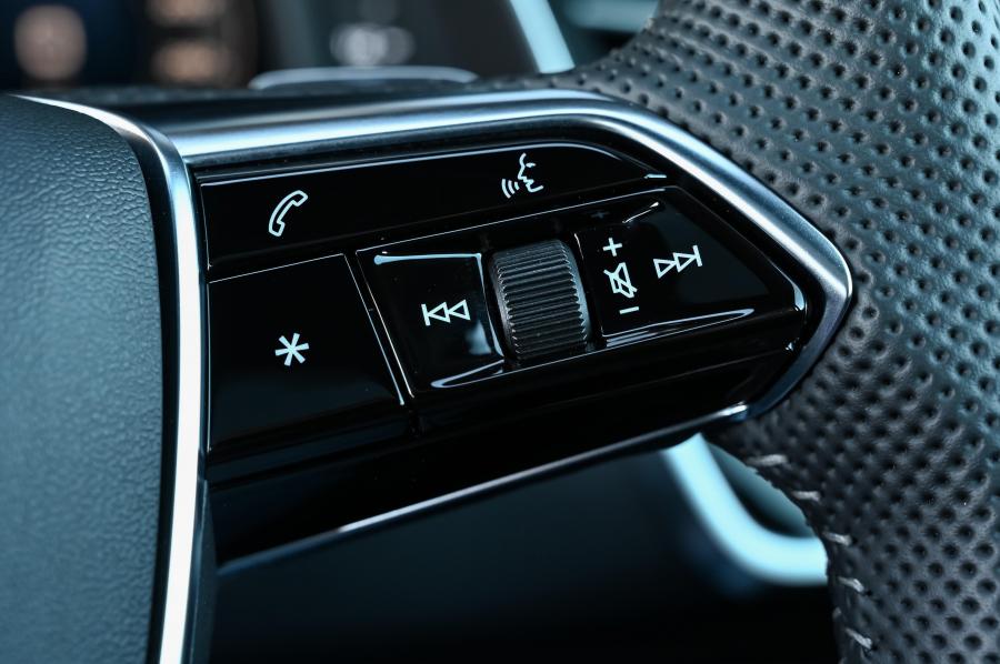 Детали интерьера Audi S6 Sedan TFSI (C8) 2020 года  (ZA) (фото 27 из 40)